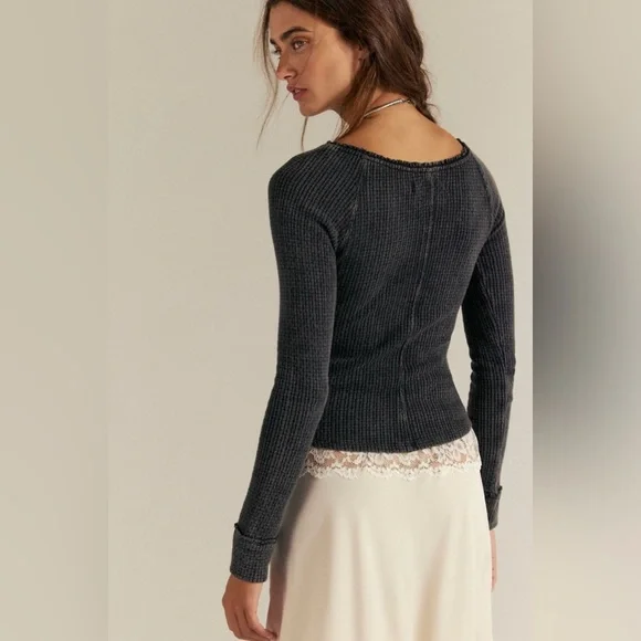 Emma Thermal NWOT black - Picture 2 of 3